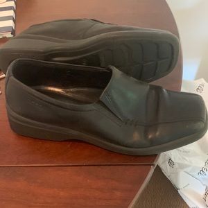 Women’s slip on shoes